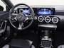 Mercedes-Benz A-klasse 180 Star Edition Luxury Line | Trekhaak | Dodehoekassistent | 18" lichtmetalen velgen