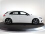 Mercedes-Benz A-klasse 180 Star Edition Luxury Line | Trekhaak | Dodehoekassistent | 18" lichtmetalen velgen
