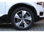 Volvo XC40 Recharge P8 AWD R-Design | Trekhaak | 360 Graden Camera | Panoramadak | Harman Kardon | Verwarmbare Voorstoelen | Apple Carplay/ Android Auto | Adaptieve Cruise Control | Google Maps Navigatie