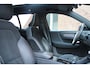 Volvo XC40 Recharge P8 AWD R-Design | Trekhaak | 360 Graden Camera | Panoramadak | Harman Kardon | Verwarmbare Voorstoelen | Apple Carplay/ Android Auto | Adaptieve Cruise Control | Google Maps Navigatie