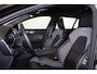 Volvo V60 T6 Recharge AWD Plus Dark - IntelliSafe Assist & Surround - 360º Camera - Harman/Kardon audio - Verwarmde voorstoelen, stuur & achterbank - Parkeersensoren voor & achter - Elektr. bedienb. voorstoelen met geheugen - Inklapbare trekhaak - 18' LMV