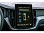 Volvo XC60 2.0 T8 Plug-in hybrid AWD Ultra Dark Exec. Ed. | Luchtvering | 22 Inch | Bowers & Wilkins Audio | Stoelverwarming + Ventilatie + Massage | Head Up | 360 Camera | Getint Glas | Schuif -/ Kanteldak |