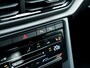 Volkswagen T-Roc 1.0 TSI Life Business | Trekhaak | Adaptieve Cruise Control | Climate Control | Stoelverwarming | AppleCarplay | AndroidAuto | DAB |
