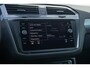 Volkswagen Tiguan 1.5 TSI R-line Pano | memory stoelen | Trekhaak elektrisch | Stoelverwarming | head up display | Camera | Adaptive cruise | CarP