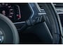 Volkswagen Tiguan 1.5 TSI R-line Pano | memory stoelen | Trekhaak elektrisch | Stoelverwarming | head up display | Camera | Adaptive cruise | CarP