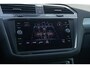 Volkswagen Tiguan 1.5 TSI R-line Pano | memory stoelen | Trekhaak elektrisch | Stoelverwarming | head up display | Camera | Adaptive cruise | CarP