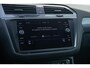 Volkswagen Tiguan 1.5 TSI R-line Pano | memory stoelen | Trekhaak elektrisch | Stoelverwarming | head up display | Camera | Adaptive cruise | CarP