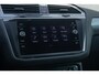 Volkswagen Tiguan 1.5 TSI R-line Pano | memory stoelen | Trekhaak elektrisch | Stoelverwarming | head up display | Camera | Adaptive cruise | CarP