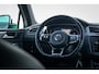 Volkswagen Tiguan 1.5 TSI R-line Pano | memory stoelen | Trekhaak elektrisch | Stoelverwarming | head up display | Camera | Adaptive cruise | CarP