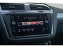 Volkswagen Tiguan 1.5 TSI R-line Pano | memory stoelen | Trekhaak elektrisch | Stoelverwarming | head up display | Camera | Adaptive cruise | CarP