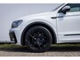 Volkswagen Tiguan 1.5 TSI R-line Pano | memory stoelen | Trekhaak elektrisch | Stoelverwarming | head up display | Camera | Adaptive cruise | CarP