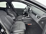 Renault Clio 1.0 TCe 90Pk GPF Esprit Alpine | Navigatie | Cruise Control | Climate Control | Bose Audio Systeem | Apple Carplay/Android Auto | Lichtmetalen Wielen 17" 'La Fleche' | Stoel-en Stuurverwarming | Parkeersensoren voor -er achter incl. Camera |
