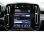 Volvo EC40 Twin Motor Ultra Black Edition Europa 82 kWh | Visual Park Assist met 360° Camera | Harman/Kardon | Vast Panoramadak | Elektrisch Verstelbare Voorstoelen Met Geheugen | Connect Microtech/Nubuck Bekleding | BLIS | Adaptive Cruise Control | Stoelverwarming Voor- en Achter | Stuurverwarming | Pilot Assist | Elektrische Achterklep Met Sensorsturing | Keyless |