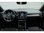 Volvo EC40 Twin Motor Ultra Black Edition Europa 82 kWh | Visual Park Assist met 360° Camera | Harman/Kardon | Vast Panoramadak | Elektrisch Verstelbare Voorstoelen Met Geheugen | Connect Microtech/Nubuck Bekleding | BLIS | Adaptive Cruise Control | Stoelverwarming Voor- en Achter | Stuurverwarming | Pilot Assist | Elektrische Achterklep Met Sensorsturing | Keyless |