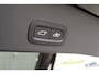 Volvo EC40 Twin Motor Ultra Black Edition Europa 82 kWh | Visual Park Assist met 360° Camera | Harman/Kardon | Vast Panoramadak | Elektrisch Verstelbare Voorstoelen Met Geheugen | Connect Microtech/Nubuck Bekleding | BLIS | Adaptive Cruise Control | Stoelverwarming Voor- en Achter | Stuurverwarming | Pilot Assist | Elektrische Achterklep Met Sensorsturing | Keyless |