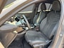 Peugeot e-208 EV GT Avantage 51 kWh 156pk | DEMO | 433km WLTP Actieradius | Navigatie | Camera v+a | Cruise control | Leder/Alcantara | Stoel elektrisch+verwarmd+massage | Full Led koplampen | Parkeersensoren v+a | Dodehoeksensor | Draadloze Apple Carplay / Android Auto | Keyless | Draadloze telefoonlader | Donker getint glas | 17" lichtmetalen velgen |