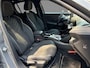 Peugeot e-208 EV GT Avantage 51 kWh 156pk | DEMO | 433km WLTP Actieradius | Navigatie | Camera v+a | Cruise control | Leder/Alcantara | Stoel elektrisch+verwarmd+massage | Full Led koplampen | Parkeersensoren v+a | Dodehoeksensor | Draadloze Apple Carplay / Android Auto | Keyless | Draadloze telefoonlader | Donker getint glas | 17" lichtmetalen velgen |