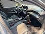 Peugeot e-208 EV GT Avantage 51 kWh 156pk | DEMO | 433km WLTP Actieradius | Navigatie | Camera v+a | Cruise control | Leder/Alcantara | Stoel elektrisch+verwarmd+massage | Full Led koplampen | Parkeersensoren v+a | Dodehoeksensor | Draadloze Apple Carplay / Android Auto | Keyless | Draadloze telefoonlader | Donker getint glas | 17" lichtmetalen velgen |