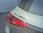 Mercedes-Benz GLC 300e 4MATIC Sport Edition | Amg Line | Nappa Leder Bruin | Premium Pakket | Night Pakket | Winter Pakket | Trekhaak | Panoramadak | Burmester 3D Surround | 360° Camera | Augmented Reality voor Navigatie | DISTRONIC Afstandsassistent | Dodehoekassistent | Verkeersbordenassistent | DIGITAL LIGHT | Elektrisch Verstelbare Stoelen + Memory | Stoelverwarming | Stuurverwarming | Sfeerverlichting | Apple CarPlay | Android Auto | Sierdelen Openporig Hout Aluminiumlines | Elektrische Achterklep | Elektrisch Inklapbare Buitenspiegels | Parkeersensoren