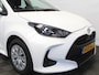 Toyota Yaris 1.5 Hybrid 115 Comfort CLIMATE | CAMERA | ADAPCRUISE | CARPLAY | DAB | LED