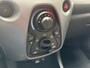 Toyota Aygo 1E EIGENAAR NL AUTO NAP APPLE/CARPLAY CAMERA LED BLUETOOTH AIRCO X-PLAY AUTOMAAT!!