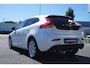 Volvo V40 1.6 T2 Kinetic Xenon | Stoelverwarming | Business Pack Connect | Parkeer camera | DEALER ONDERHOUDEN