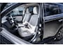 Mitsubishi Outlander 2.0 PHEV instyle ** Schuifdak ** Side-bars ** Trekhaak ** Chroom spiegels ** Rockford Fosgate Audio ** NAP!!