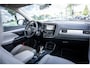 Mitsubishi Outlander 2.0 PHEV instyle ** Schuifdak ** Side-bars ** Trekhaak ** Chroom spiegels ** Rockford Fosgate Audio ** NAP!!