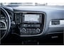 Mitsubishi Outlander 2.0 PHEV instyle ** Schuifdak ** Side-bars ** Trekhaak ** Chroom spiegels ** Rockford Fosgate Audio ** NAP!!