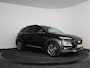 Hyundai Kona 1.6 GDI HEV Premium Sky | Trekhaak | Schuif/kanteldak | Navigatie | Leder | Zwarte hemel |