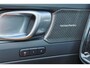 Volvo XC40 B3 Plus Black Edition - IntelliSafe Assist & Surround - 360º Camera - Harman/Kardon audio - Verwarmde voorstoelen & stuur - Parkeersensoren voor & achter - Elektr. bedienb. voorstoelen met geheugen links - Draadloze tel. lader - Standkachel - Extra getint glas - 20' LMV
