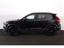 Volvo XC40 B3 Plus Black Edition - IntelliSafe Assist & Surround - 360º Camera - Harman/Kardon audio - Verwarmde voorstoelen & stuur - Parkeersensoren voor & achter - Elektr. bedienb. voorstoelen met geheugen links - Draadloze tel. lader - Standkachel - Extra getint glas - 20' LMV