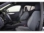 Volvo XC40 B3 Plus Black Edition - IntelliSafe Assist & Surround - 360º Camera - Harman/Kardon audio - Verwarmde voorstoelen & stuur - Parkeersensoren voor & achter - Elektr. bedienb. voorstoelen met geheugen links - Draadloze tel. lader - Standkachel - Extra getint glas - 20' LMV