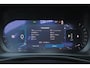 Volvo XC40 B3 Plus Black Edition - IntelliSafe Assist & Surround - 360º Camera - Harman/Kardon audio - Verwarmde voorstoelen & stuur - Parkeersensoren voor & achter - Elektr. bedienb. voorstoelen met geheugen links - Draadloze tel. lader - Standkachel - Extra getint glas - 20' LMV