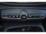 Volvo XC40 B3 Core - IntelliSafe Assist & Surround - 360º Camera - Verwarmde voorstoelen & stuur - Parkeersensoren voor & achter - Elektr. bedienb. voorstoelen met geheugen links - Draadloze tel. lader - Extra getint glas - 19' LMV