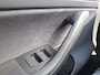 Tesla Model Y RWD 58 kWh | Navigatie | LM Velgen 20"| Voorstoelen/Achterbank/Stuur Verwarmd | Panoramadak | Achteruitrijcamera | Cruise Control | Airco |