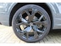 Audi RS Q8 4.0 TFSI Q8 quattro 600pk | Panorama dak | Keramische remschijven | Alcantara hemel | Luchtvering | Bang & Olufsen premium audio | Elektrisch wegklapbare trekhaak | Stoelverwarming/ventilatie | Stuurverwarming | Achterbank verwarmd | Elektrisch verstelbare stoelen met memory | Massage stoelen | Night Vision | 360* Camera | Alcantara stuur | Keyless entry/start | Soft close | Stuurverwarming |