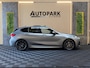 BMW 1-Serie 118i High Executive M-SPORT|PANO|HARMAN KARDON|KEYLESS|FABRIEKSGARANTIE|CARPLAY|CAMERA|AMBIENT|DEALER ONDERHOUDEN|VOL!