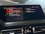 BMW 1-Serie 118i High Executive M-SPORT|PANO|HARMAN KARDON|KEYLESS|FABRIEKSGARANTIE|CARPLAY|CAMERA|AMBIENT|DEALER ONDERHOUDEN|VOL!