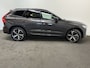Volvo XC60 2.0 T6 PHEV AWD Long Range Plus Dark Trekhaak 2250kg/360 Camera/ Stoel en Stuurverw./ Harman Kardon