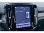Volvo XC40 2.0 B3 Plus Dark | Camera | Memory | Stoel+Stuurverwarming | Keyless | Verwarmde Voorruit | Getint Glas