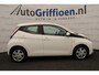 Toyota Aygo 1.0 VVT-i x-play nette 5-deurs met achteruitrijcamera met nieuwe APK bij aflevering