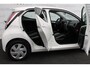 Toyota Aygo 1.0 VVT-i x-play nette 5-deurs met achteruitrijcamera met nieuwe APK bij aflevering
