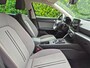 SEAT Leon Sportstourer 1.0 eTSI Style Business Intense - Digitaal dashboard - Navi - Camera - CarPlay - Cruise