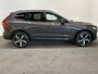 Volvo XC60 2.0 T8 PHEV AWD Long Range Ultra Dark Exec. Ed. Luchtvering/ Trekhaak 2250kg/ HUD/ 360 Camera/ Stoelverw + Koeling