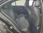 Mercedes-Benz C-klasse 180 AMG Line 1e-Eig. & Dealer-Onderh. BOVAG-Garantie. NL-Auto.