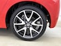 Toyota Yaris 1.5 Hybrid Style | Head-up Display | Stoel+stuurverwarming | Draadloze telefoonlader | Apple CarPlay/Android auto | Climate control | Cruise Control Adaptive |