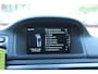 Volvo V70 T4 Automaat Dynamic Edition | Adaptieve Cruise Control | Harman/Kardon audio | Standkachel | Dodehoek detectie | Stoelverwarming | Stuurwiel verwarming | Bestuurdersstoel met geheugenfunctie | Afneembare trekhaak