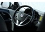Volvo V70 T4 Automaat Dynamic Edition | Adaptieve Cruise Control | Harman/Kardon audio | Standkachel | Dodehoek detectie | Stoelverwarming | Stuurwiel verwarming | Bestuurdersstoel met geheugenfunctie | Afneembare trekhaak