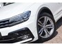 Volkswagen Tiguan 1.5 TSI 150pk DSG Comfortline R-Line | Trekhaak | Head-up | Navigatie | Camera | Stoel en stuurverwarming